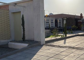 مخيم بجلسة خارجية وأجواء ممتعة