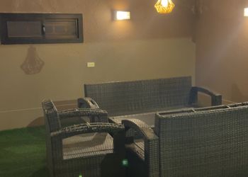 شقة بغرفة نوم وصالة مريحة 