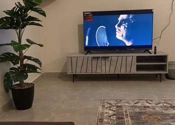 شقة بغرفة ماستر وصالة