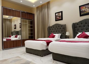 شاليه مطل على البحر وألعاب أطفال