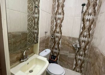 شقة بغرفتين نوم وصالة