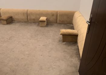 استراحة بمسبح خارجي ومجلس 