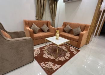 شقة بصالة وغرفتين  نوم 