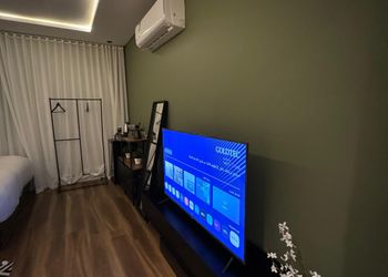 استديو بسرير ماستر وجلسة 