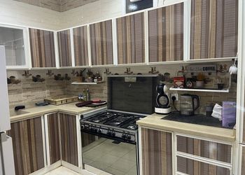 استراحة بصالة جلوس ومسطح اخضر