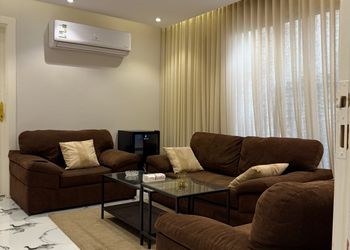شقة راقية بصالة ودخول ذاتي