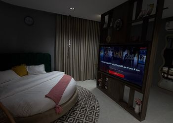استديو بسرير مريح وجاكوزي 