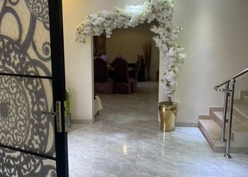 استراحة بمسطح اخضر ومجالس