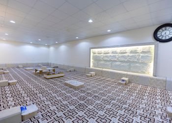 شاليه بمجلس وفناء خارجي 