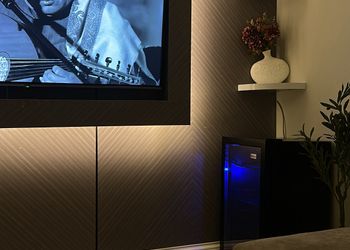 شقة بدخول ذاتي وصالة أنيقة 