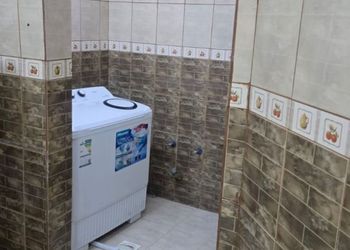 شقة بغرفتين نوم وغرفة جلوس 