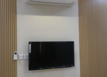 استديو بأثاث مريح وبسيط 
