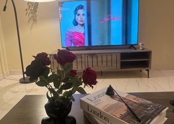 شقة بصالة جلوس ودخول ذاتي 