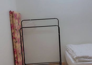 شقة بغرفة معيشة وغرفتين نوم 