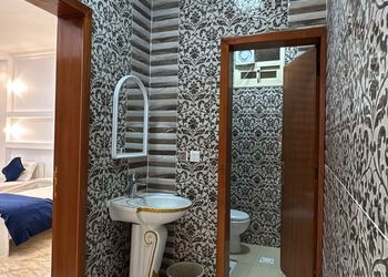شاليه بمجالس واسعة وغرف نوم