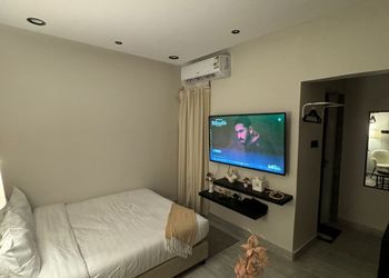 استديو بسرير ماستر