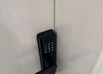 استديو بسرير ماستر وجلسة جانبية 