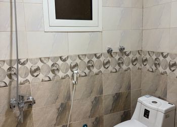 استديو بأثاث مريح وبسيط 