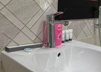 استديو بسرير ماستر وجلسة جانبية 