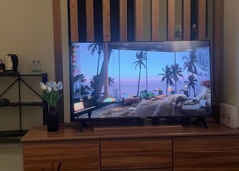 استديو بسرير ماستر وأثاث مريح 