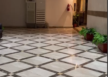 شقة بغرفتين نوم وصالة 