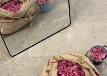 استديو مع حوش خاص بأثاث حديث