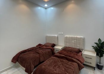 شقة بغرفتين نوم وصالة 