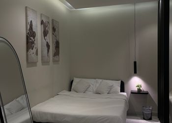 استديو بدخول ذاتي وتصميم هادئ 