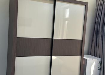 استديو بسرير ماستر وجلسة مريحة 