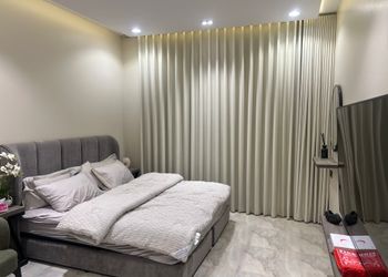 استديو بأثاث مريح وبسيط 