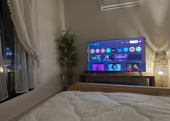استديو بأثاث مريح وبسيط 