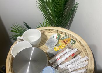 استديو بسرير ماستر وجلسة جانبية