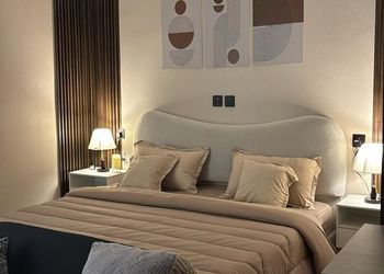 استديو بسرير ماستر وجلسة جانبية 