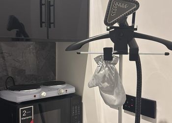 استديو بسرير ماستر وجلسة جانبية