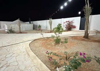 استراحة بمجالس وفناء خارجي