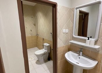استديو بسرير ماستر وجلسة 