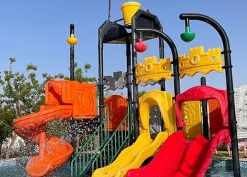 شاليه فندقي بمسبح وألعاب مائية 