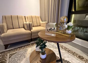 استديو بسرير ماستر وجلسه جانبيه