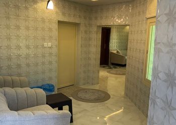 شقة بغرفة معيشة وغرفة نوم 