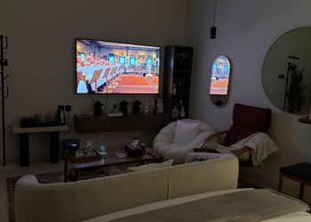 استديو بسرير ماستر وجلسة جانبية