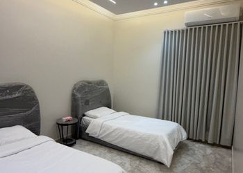 شقة بثلاث غرف نوم وصالة