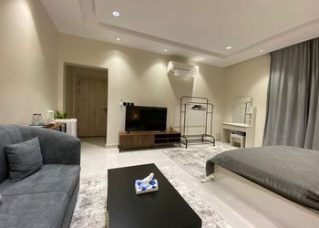 استديو بسرير ماستر وأثاث مريح 