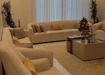 شاليه بمسطح اخضر وجلسة خارجية 