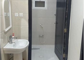 استديو بسرير ماستر وأثاث مريح 