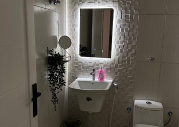 استديو بسرير ماستر وجلسة 