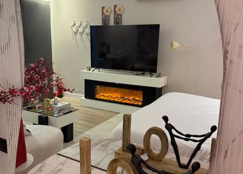 استديو بسرير ماستر وجلسة جانبية