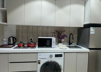 شقة بغرفة معيشة وغرفة نوم 