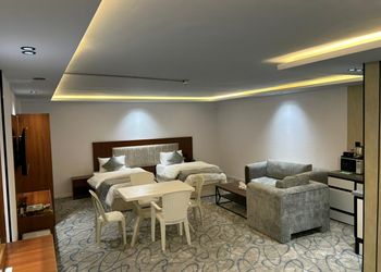 استديو هادئ بسريرين فردية