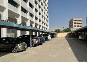 استديو بسرير ماستر وجلسة جانبية