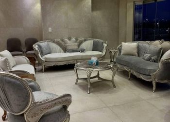 شقة بصالة وثلاث غرف نوم